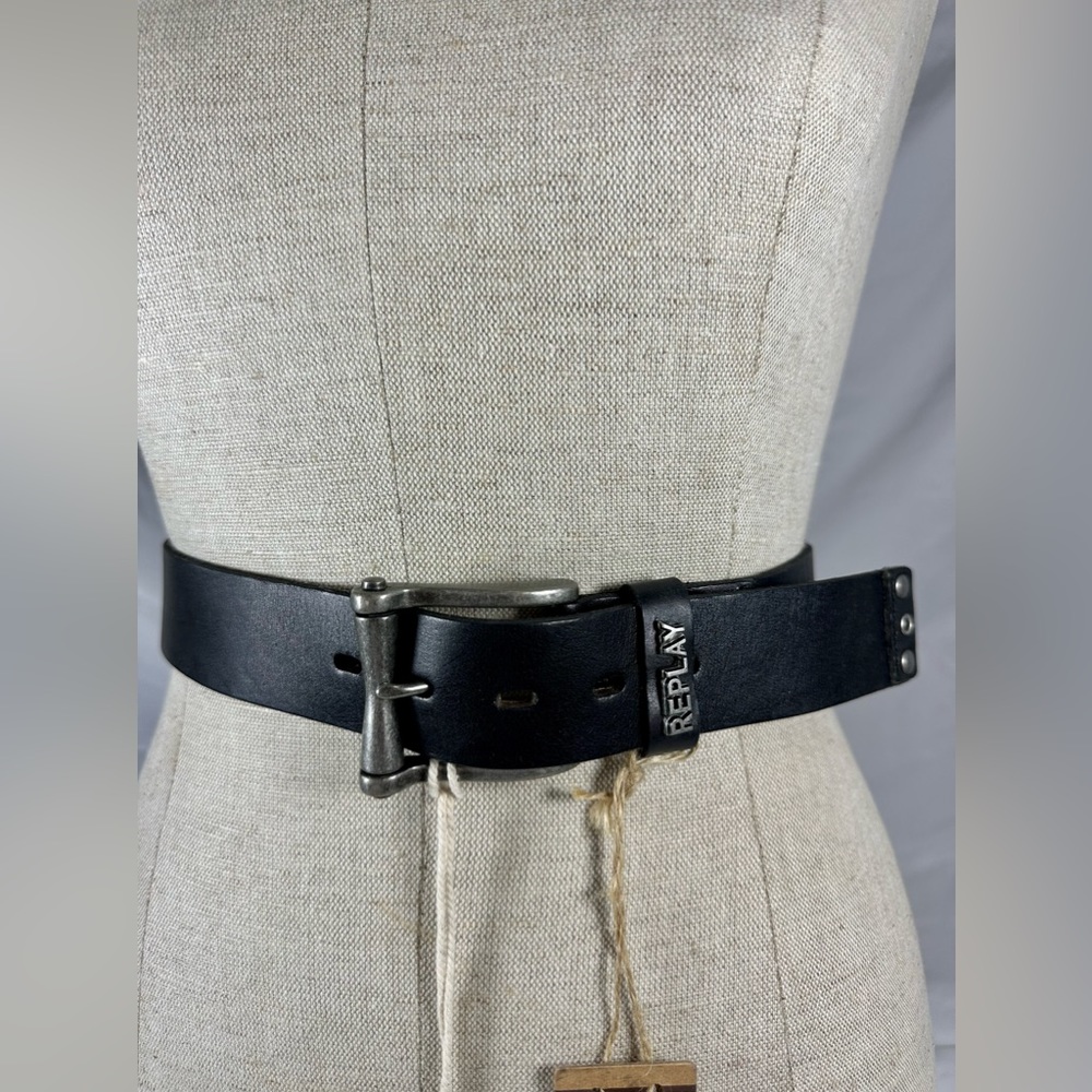 Genuine New Old Stock REPLAY vintage black leather belt Medium
